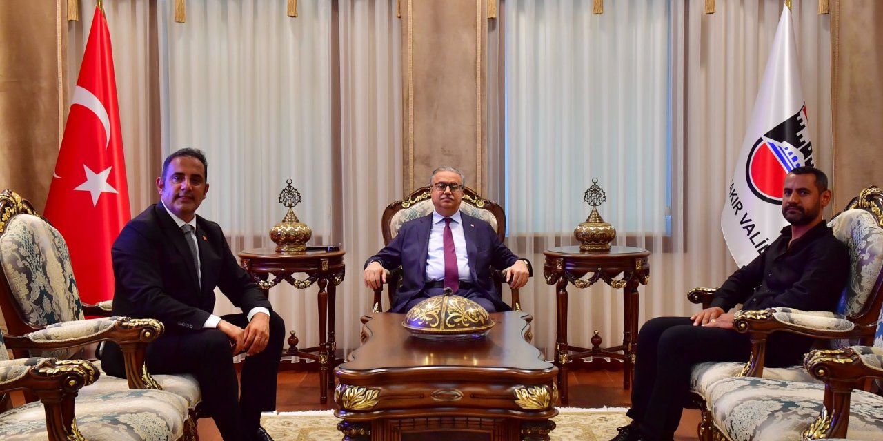 Diyarbekirspor yönetiminden Vali Su’ya tesis ziyareti