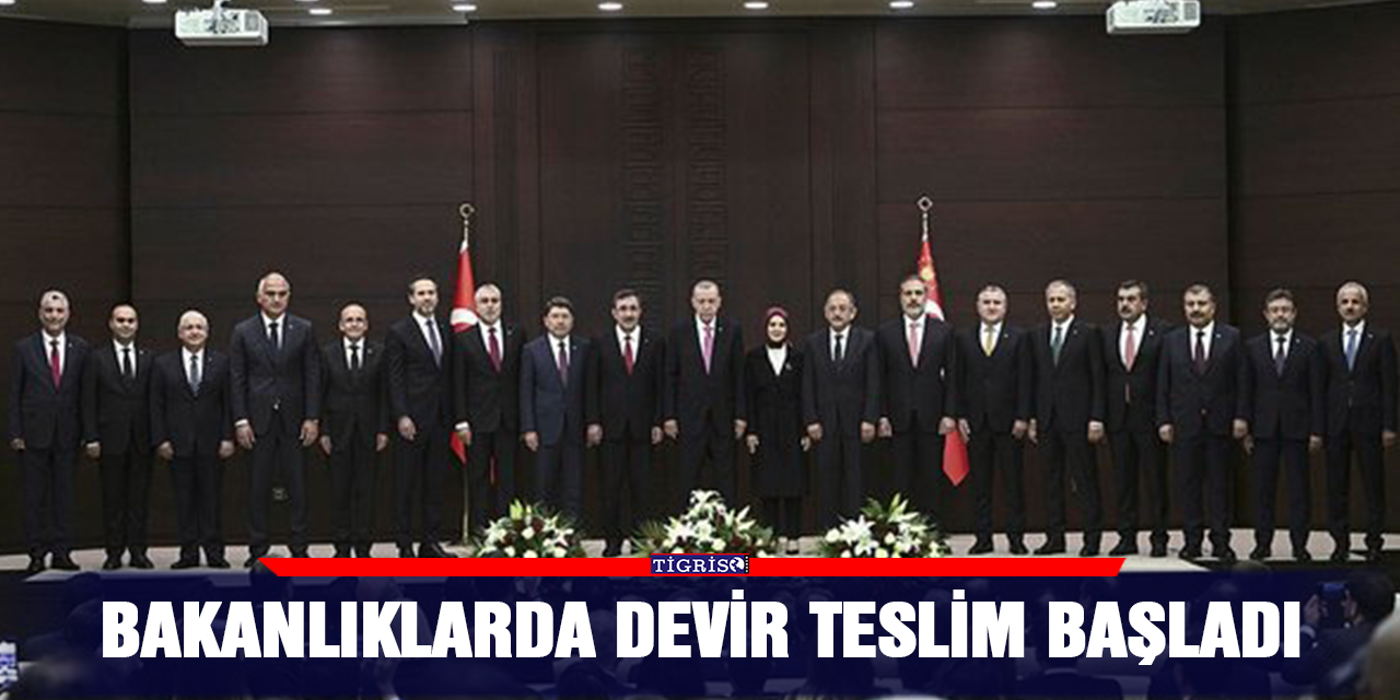 Bakanlıklarda devir teslim başladı