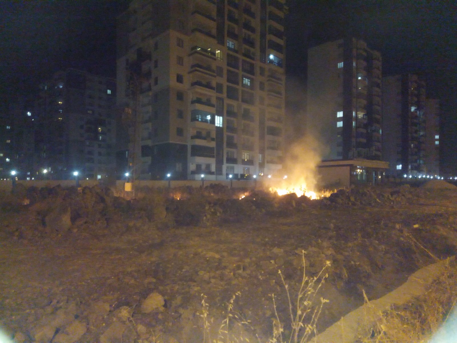 Havai fişekten yangın çıktı