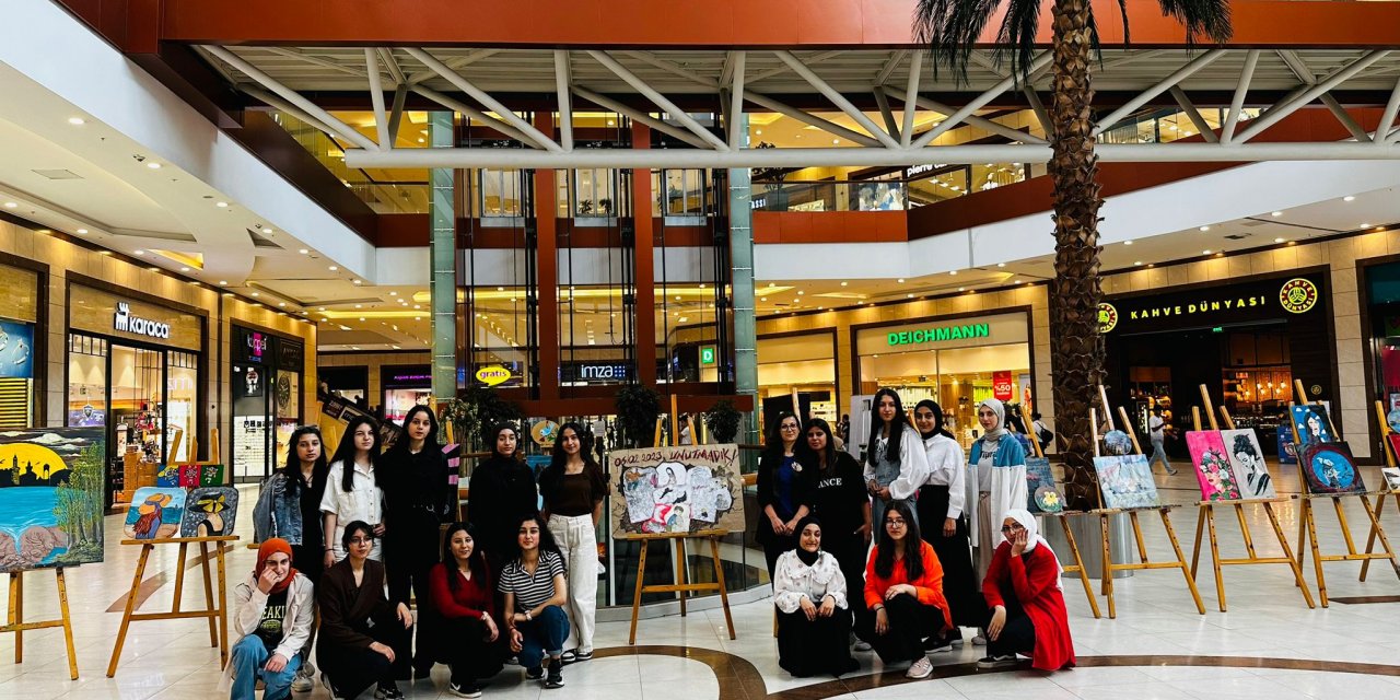 Lise öğrencilerden resim sergisi