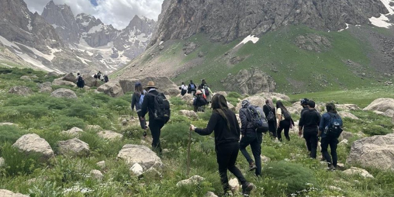Doğaseverler, sabah Cennet, akşam Cehennem Vadisi'ni gezdi