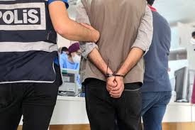 Hapis cezası olan 3 kişi yakalandı