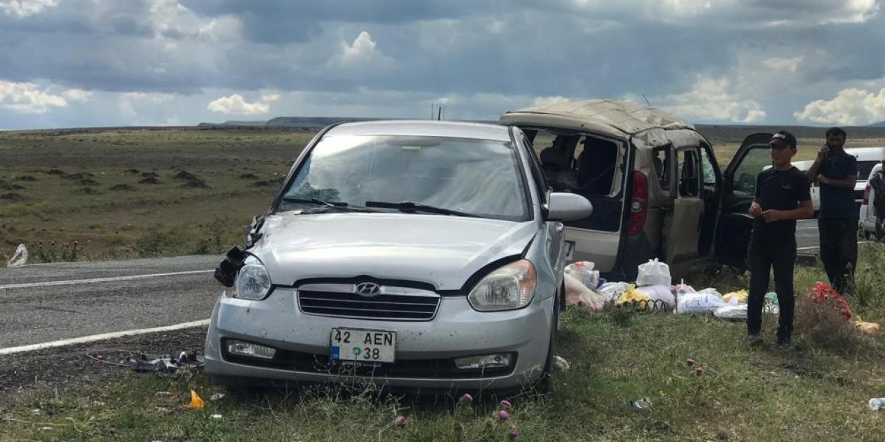 İki otomobil çarpmıştı: 3’ü çocuk 12 yaralı