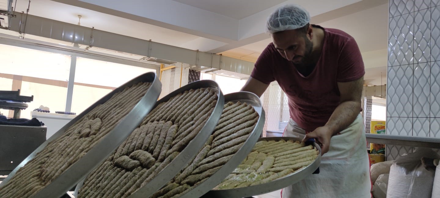 Bingöl'de tatlıcıların bayram mesaisi