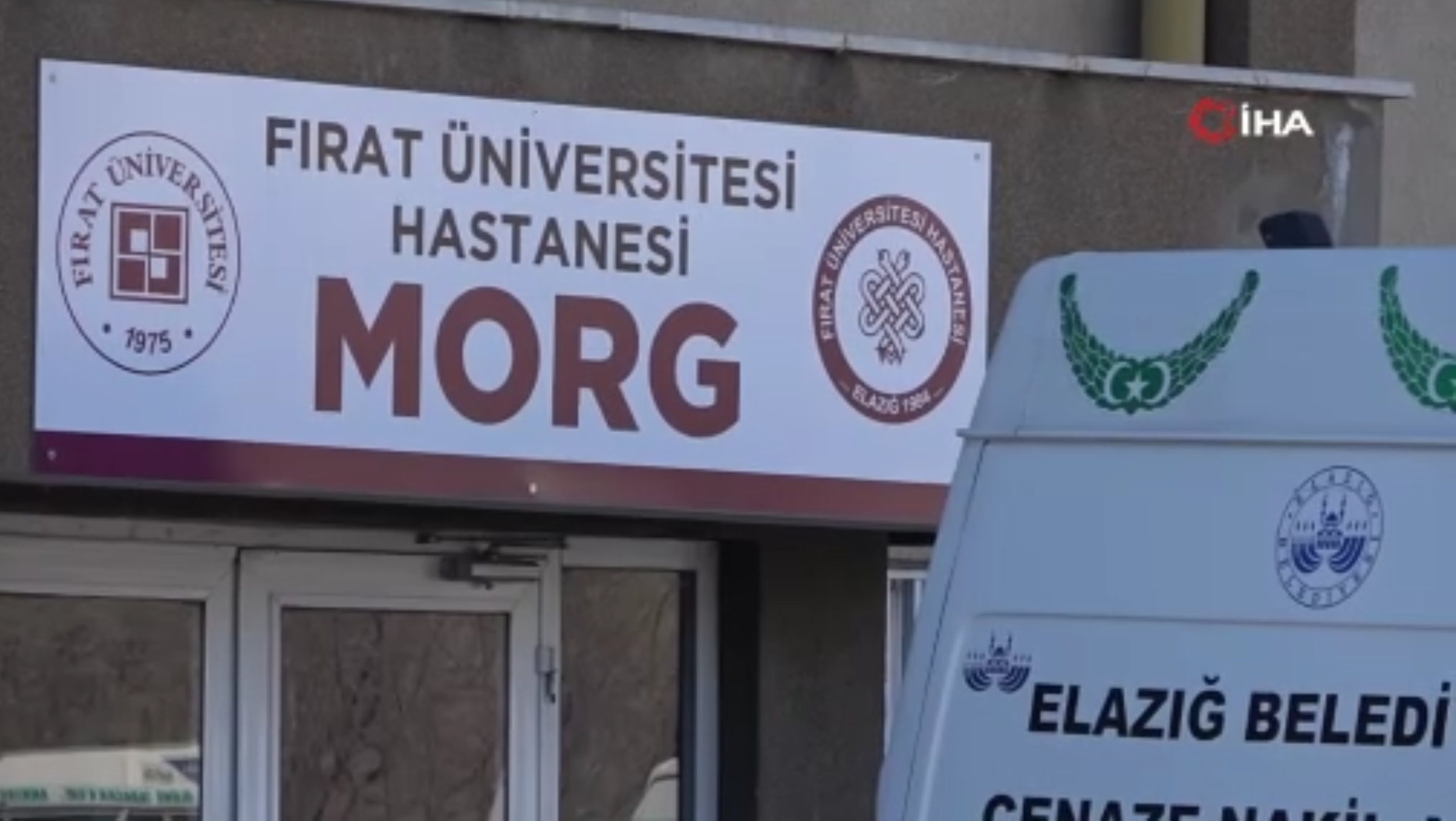 Balkondan sofra bezi silkelerken düştü, hayatını kaybetti