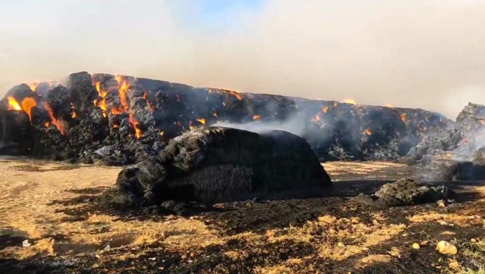 5 bin ton saman yandı