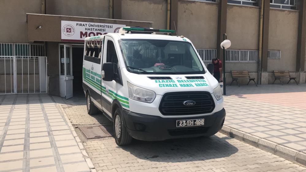 3’üncü kattan düştü, hayatını kaybetti