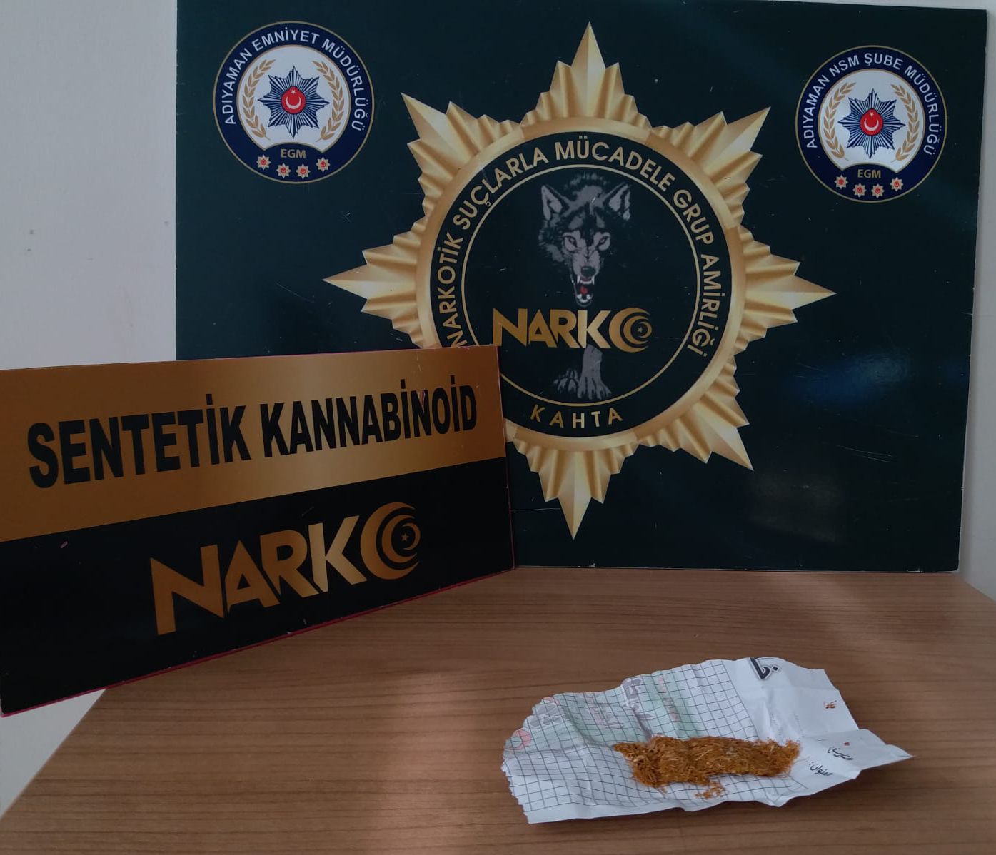 Uyuşturucu zanlılarına suçüstü