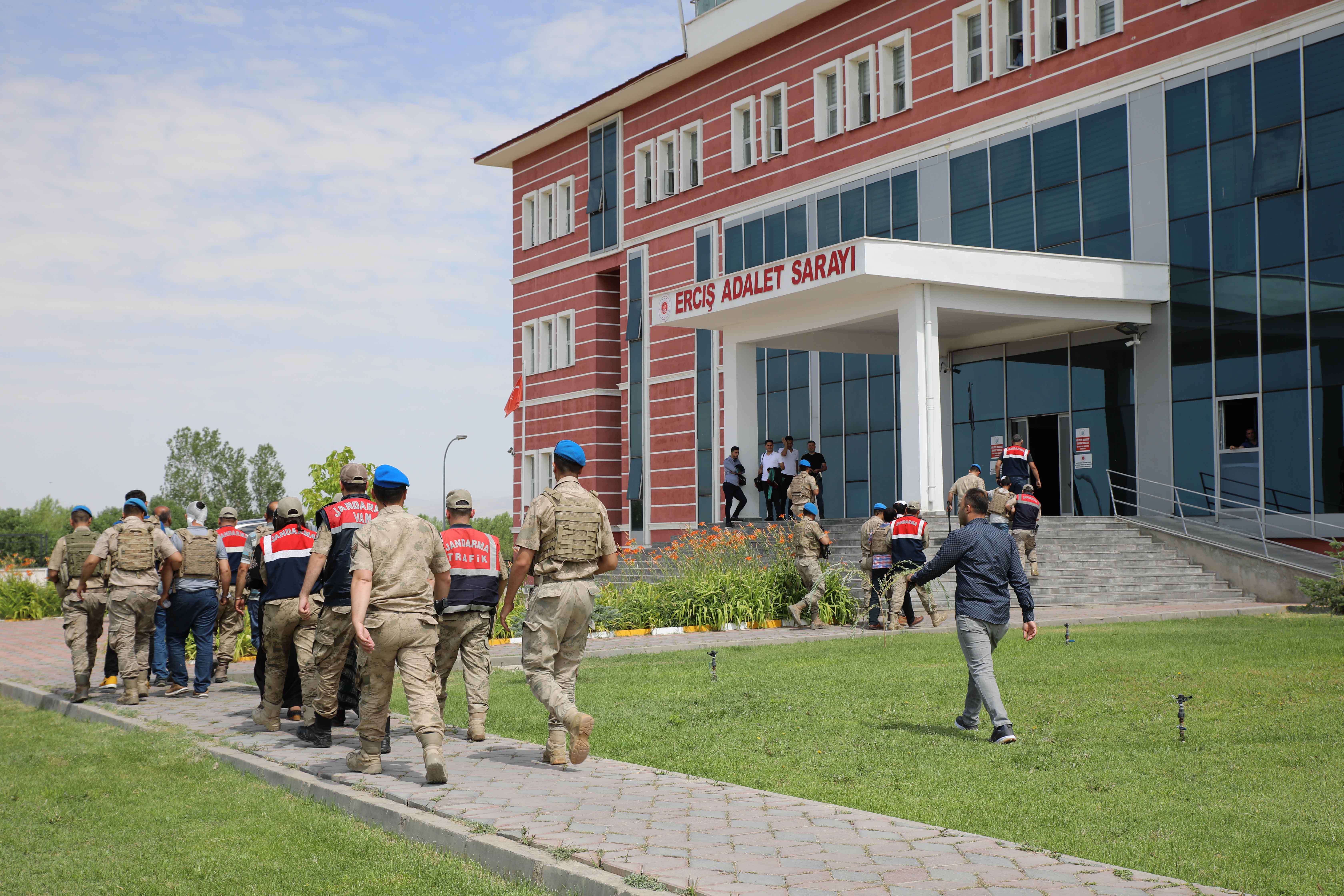 Van'daki cinayetle ilgili 11 kişi tutuklandı