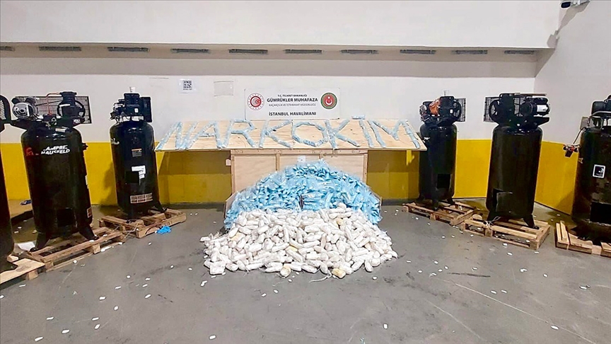 İstanbul Havalimanı'nda 427 kilogram uyuşturucu madde yakalandı
