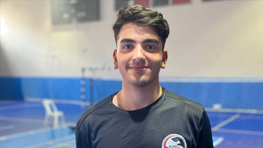 İşitme engelli para badmintoncunun başarısı