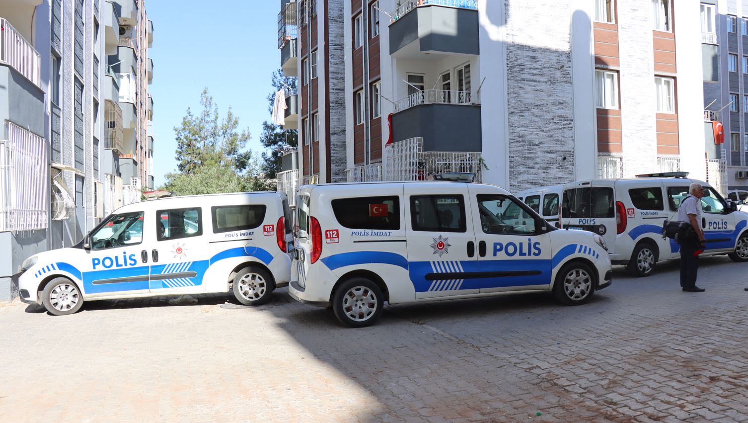 Tartıştığı kişiyi tabanca ile vurdu