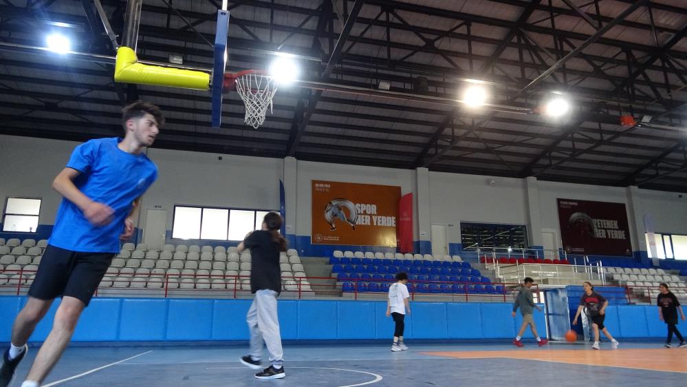 Tatvan geleceğin basketbolcularını yetiştiriyor