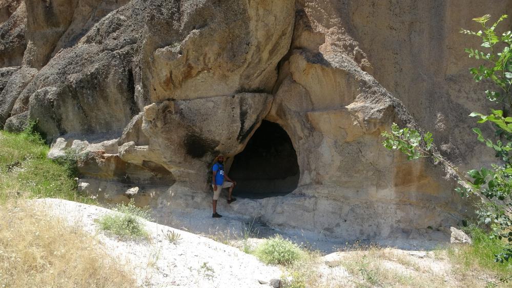 Arapgir’in 2 bin yıllık kaya mezarları