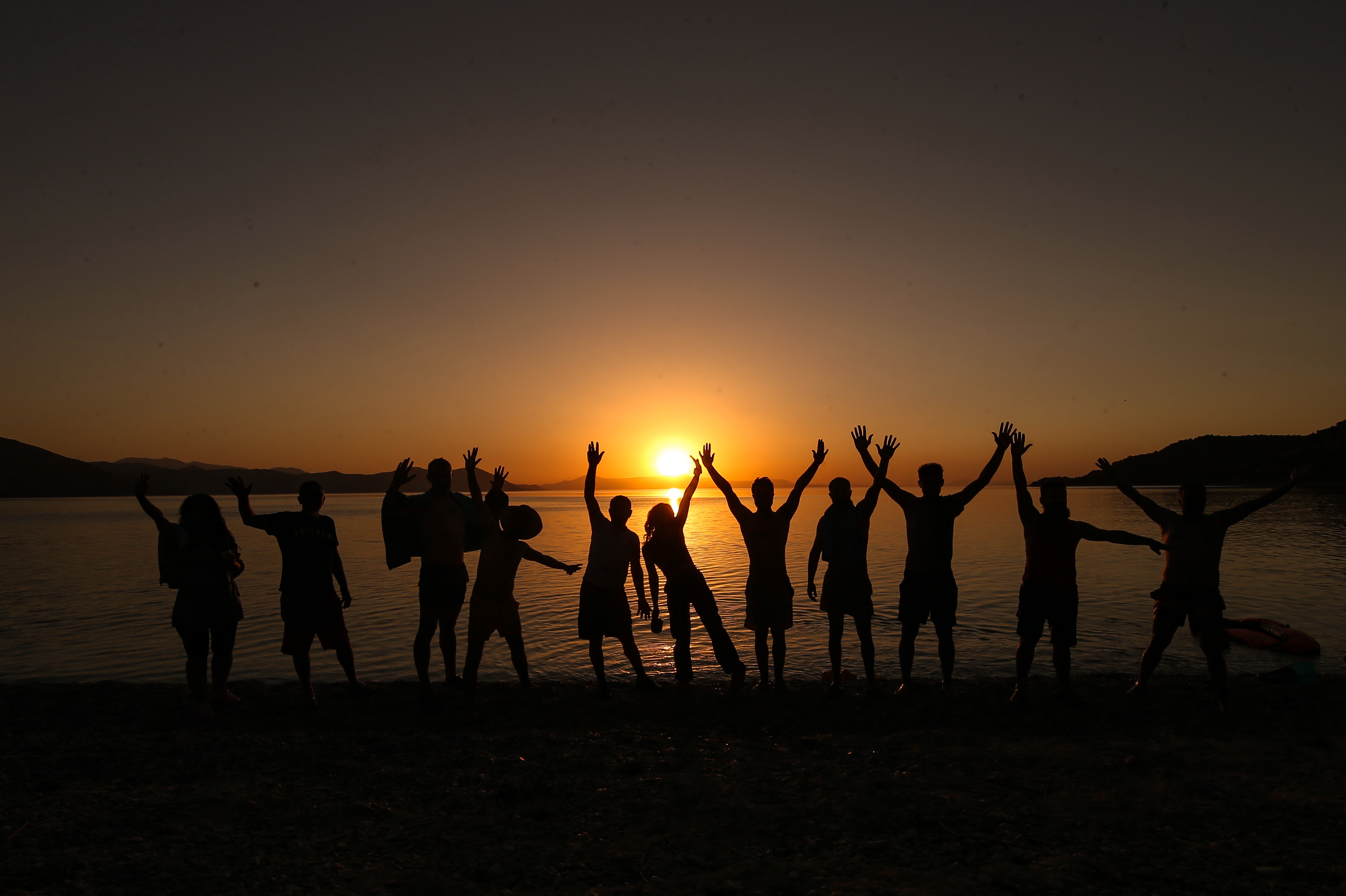 Van Gölü'nün koyları doğaseverleri çekiyor