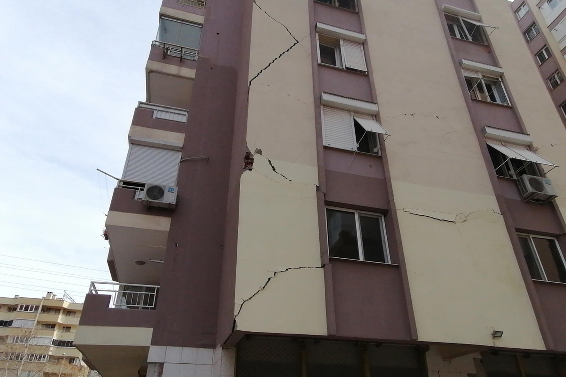 Bingöl’de ağır hasarlı yapı sayısı; 3 bin 47