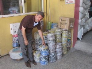 Hırsızlar güvenlik kamerasına yakalandı