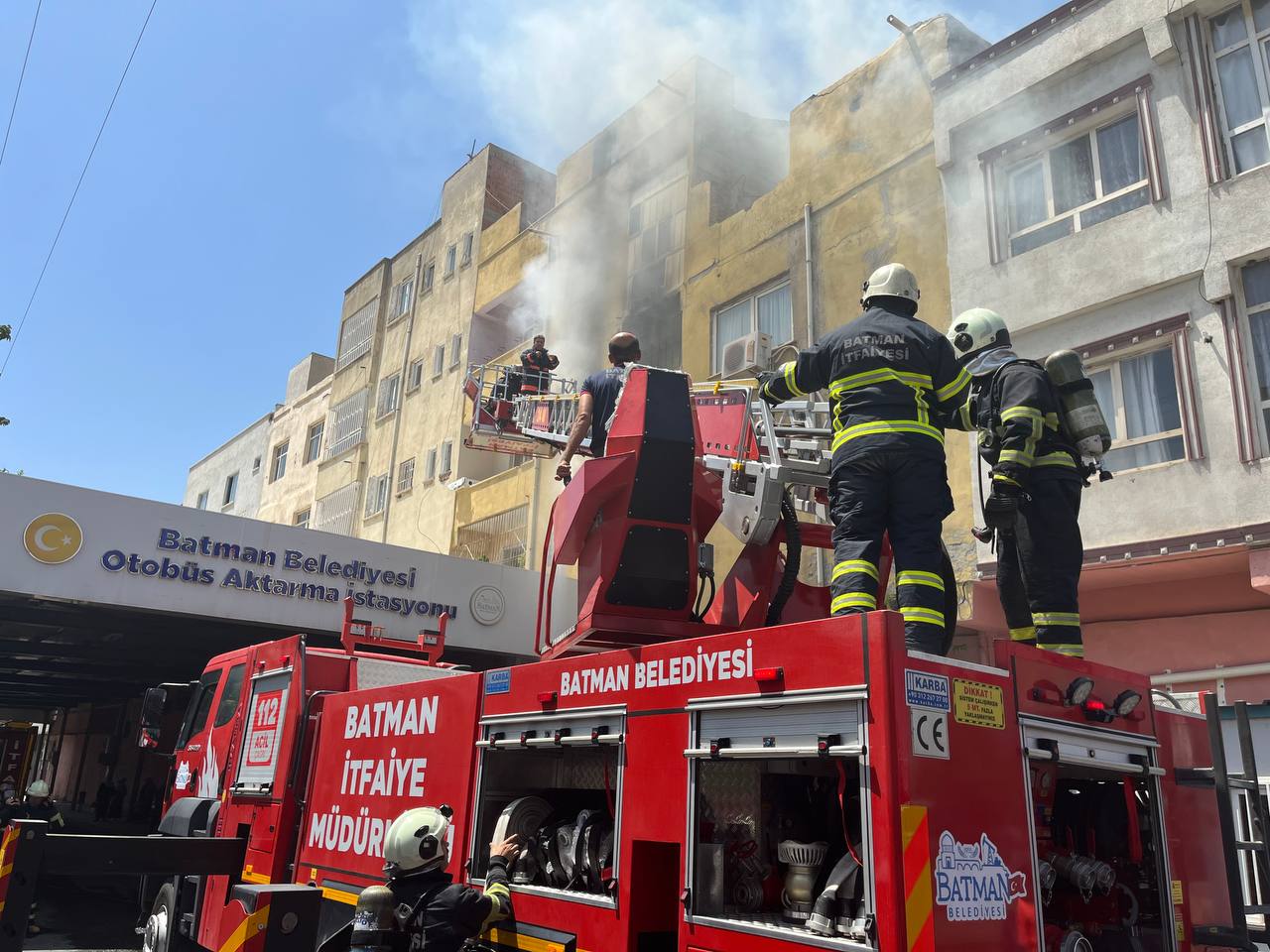 Yangını kısa sürede söndürdüler