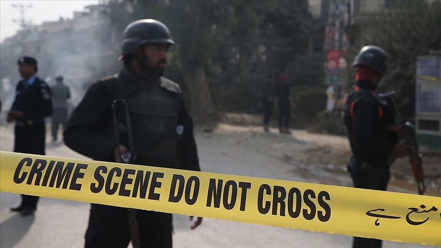 Pakistan'da bombalı saldırı; 20 kişi öldü