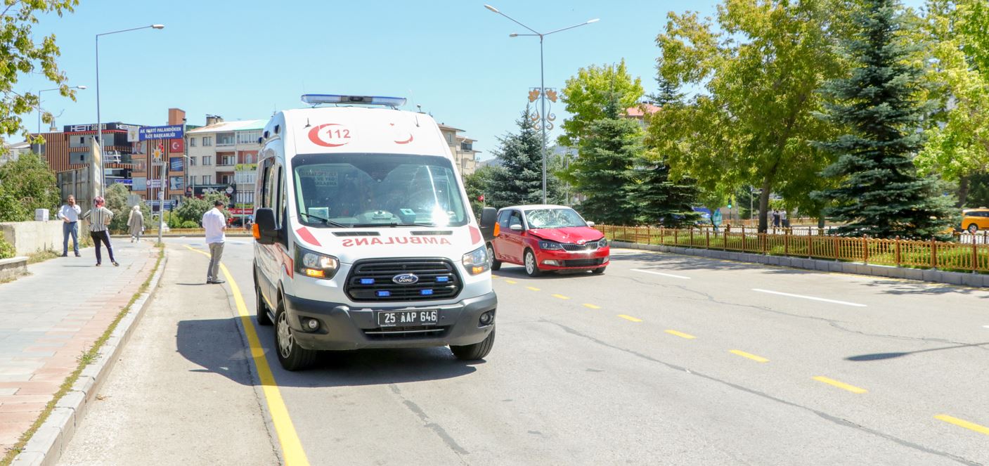 Otomobilin çarptığı kadın ağır yaralandı