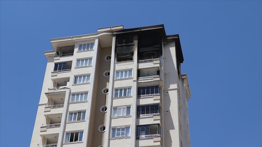 15 katlı binada yangın çıktı