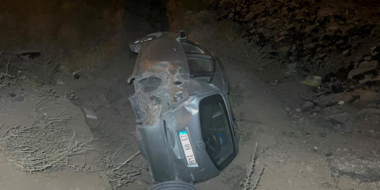 Kaza yapan araç şarapole düştü: 6 yaralı