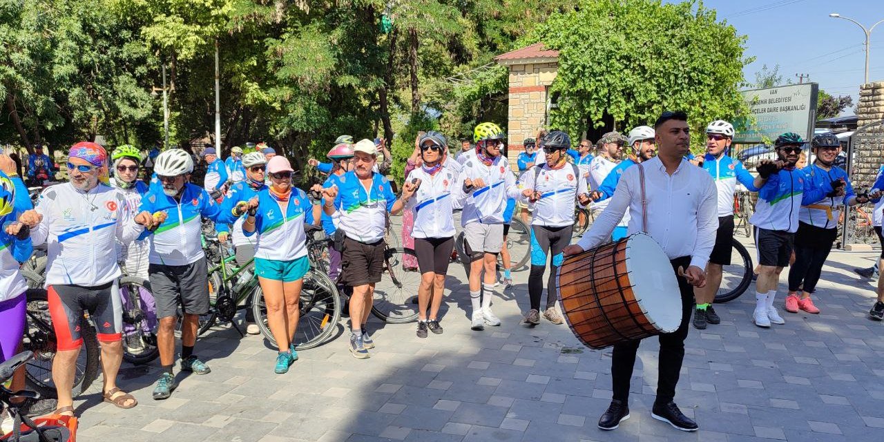 ‘5. Van Denizi Bisiklet Festivali’ başladı
