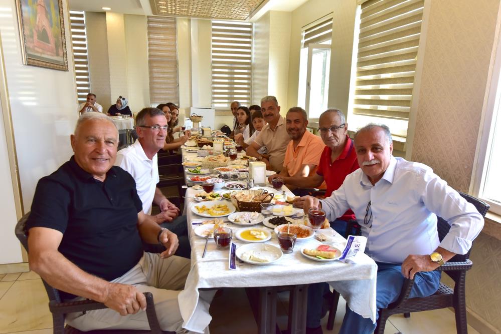 Ahlâtlılar, kahvaltıda buluştu