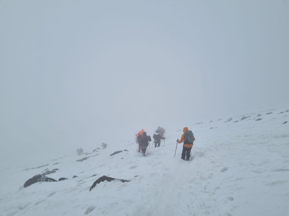 Ağrı Dağına turist akını