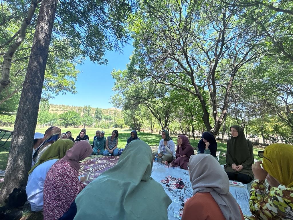 Elazığ Belediyesi’nden öğrenciler için kamp