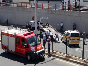 Diyarbakır'da trafik kazası: 1 ölü, 2 yaralı
