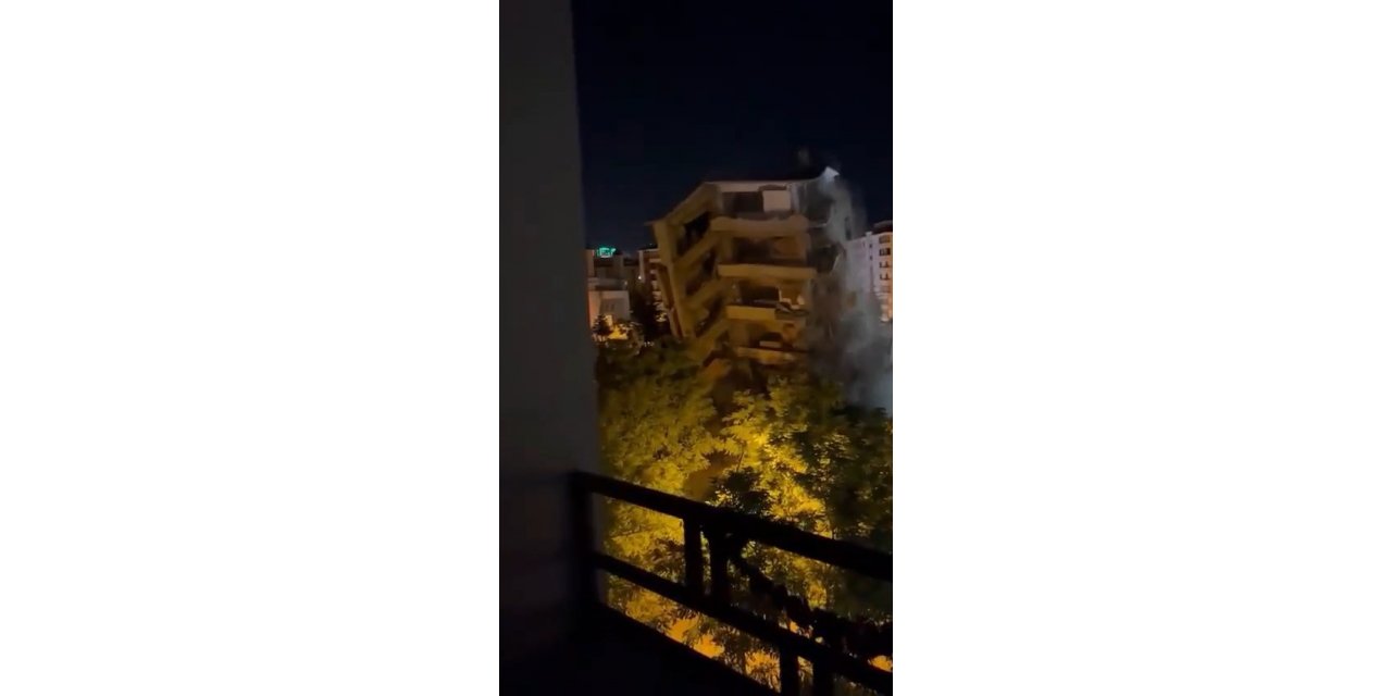 Deprem oldu, ağır hasarlı bina panik yarattı