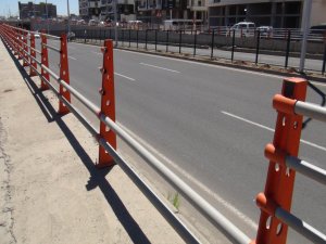 Hırsızlar korkuluklara dadandı