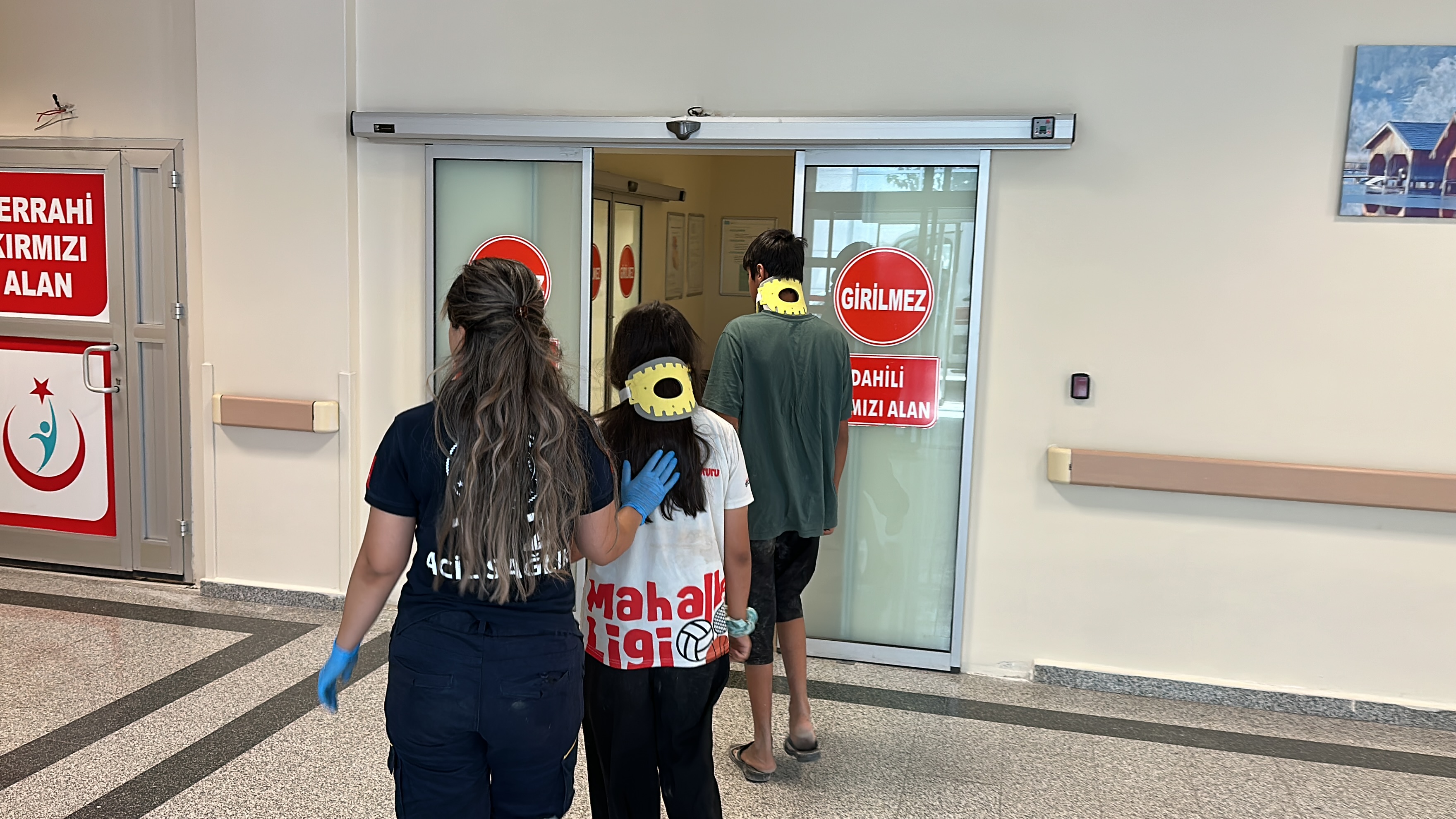 Traktör devrildi: 8 yaralı