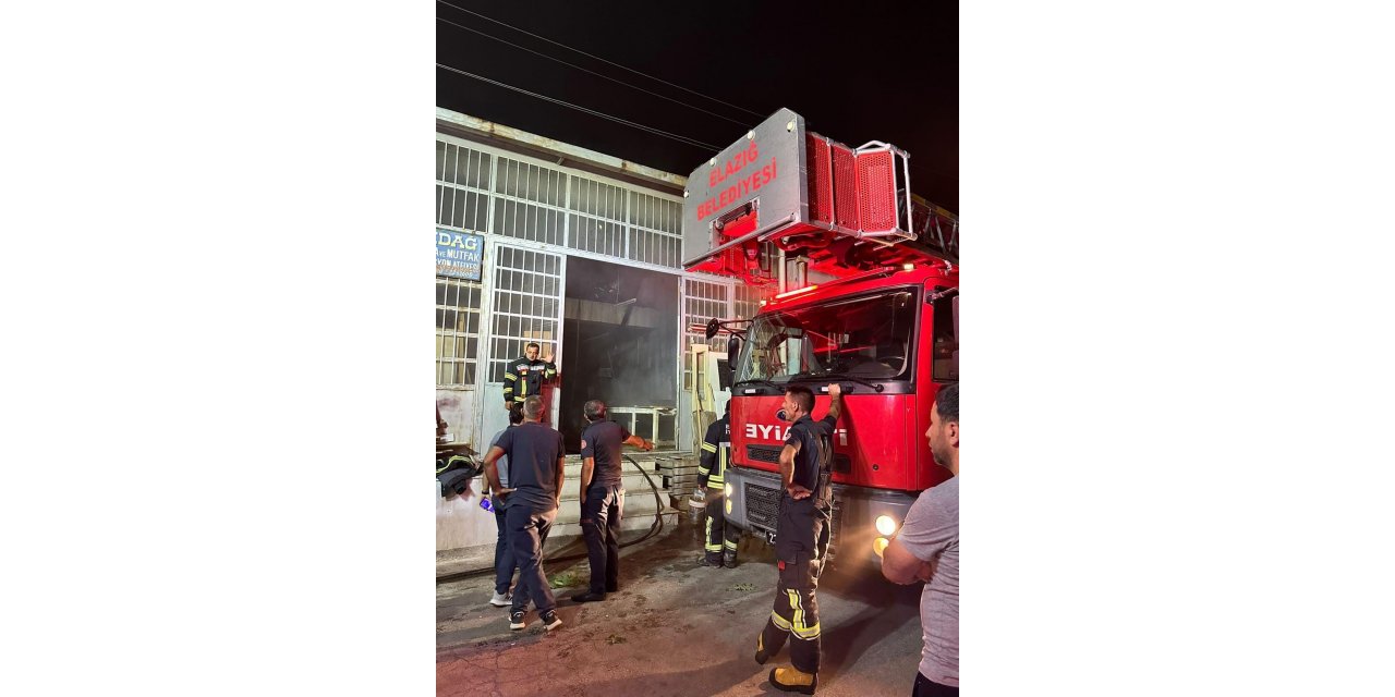 Marangoz dükkânında yangın