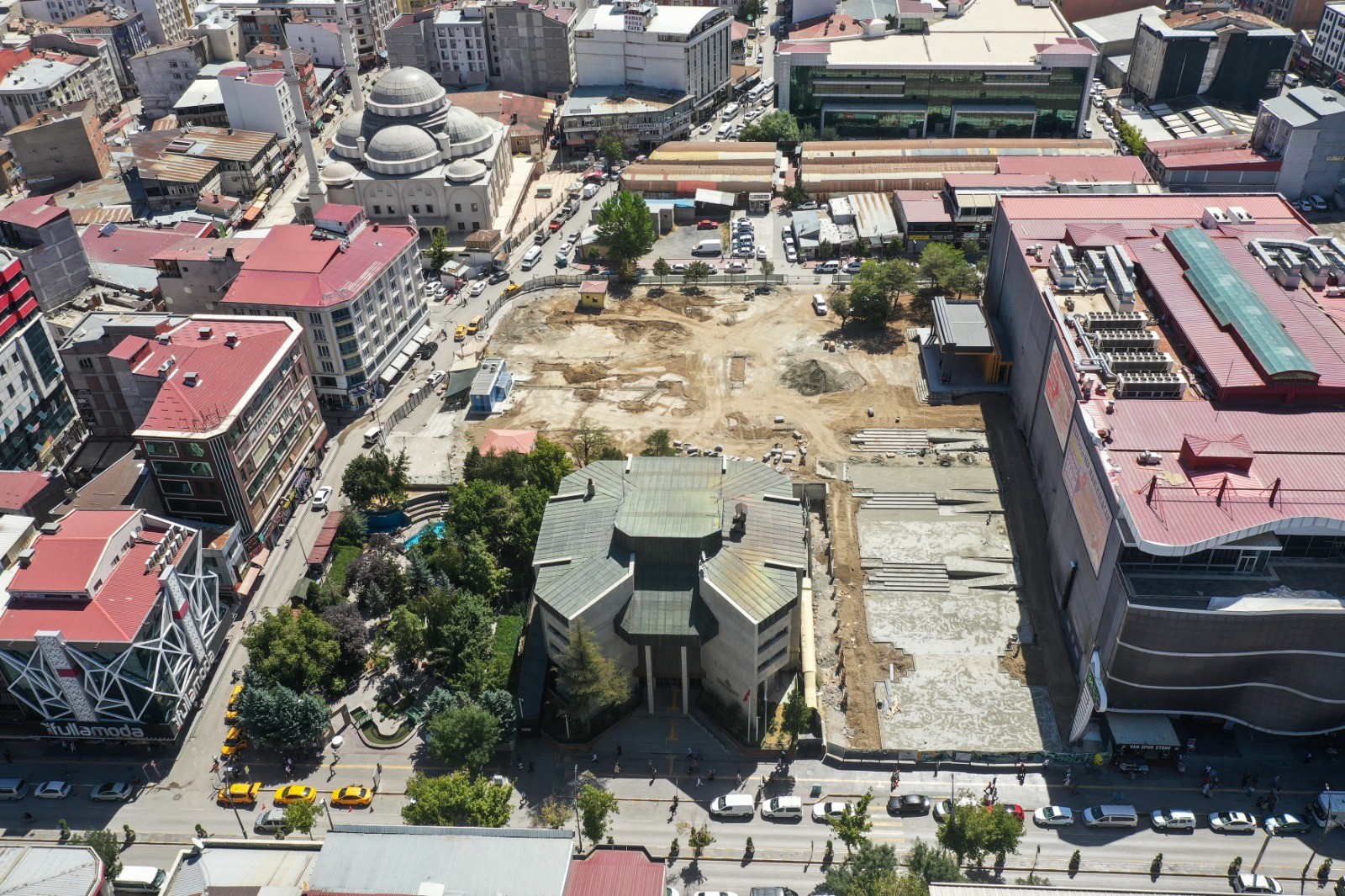 Van’a kent meydanı