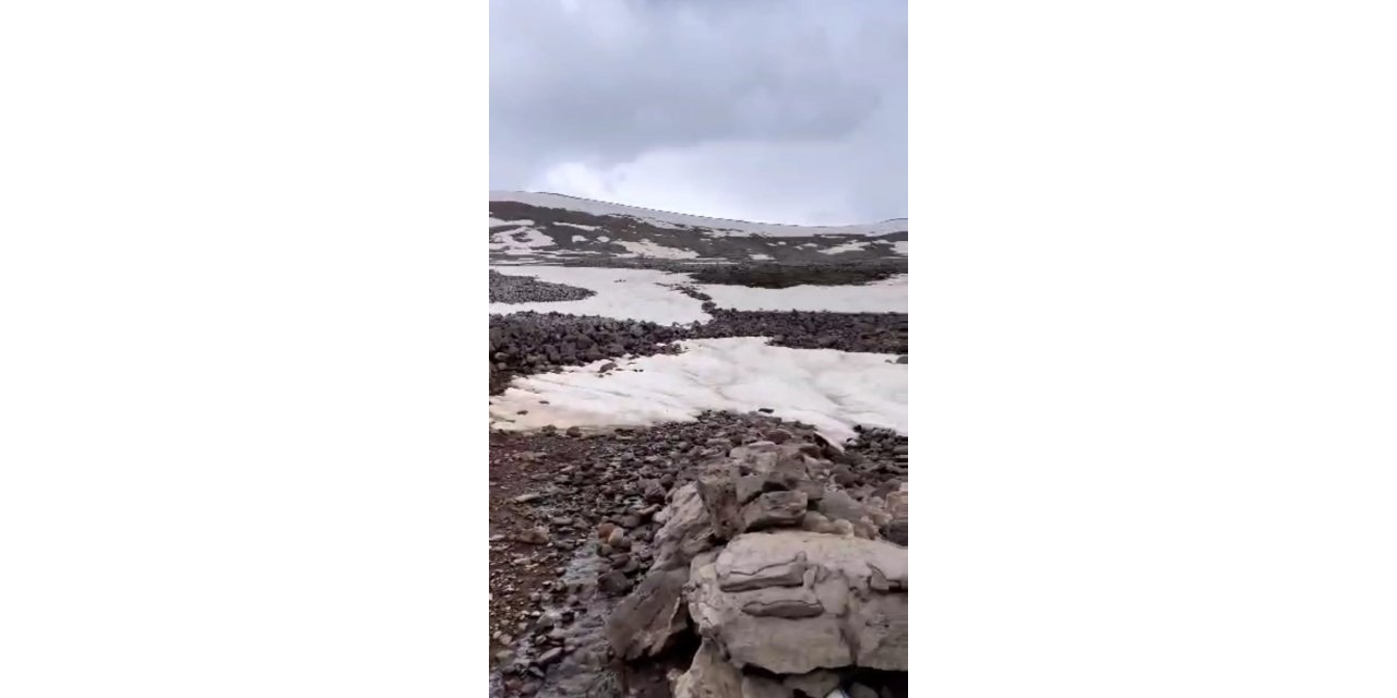 Bu dağda Kar, 12 ay erimiyor