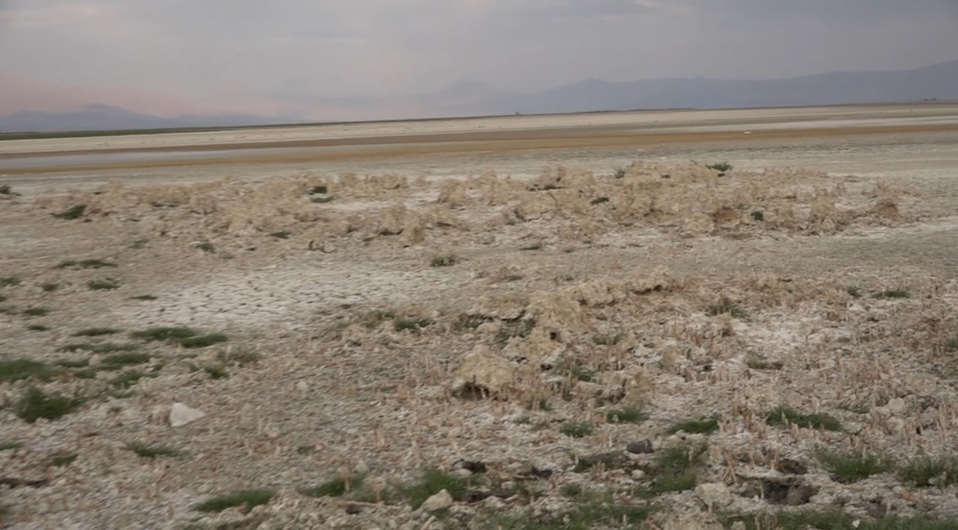 Sular çekildi, balık tuttukları alan arazi oldu