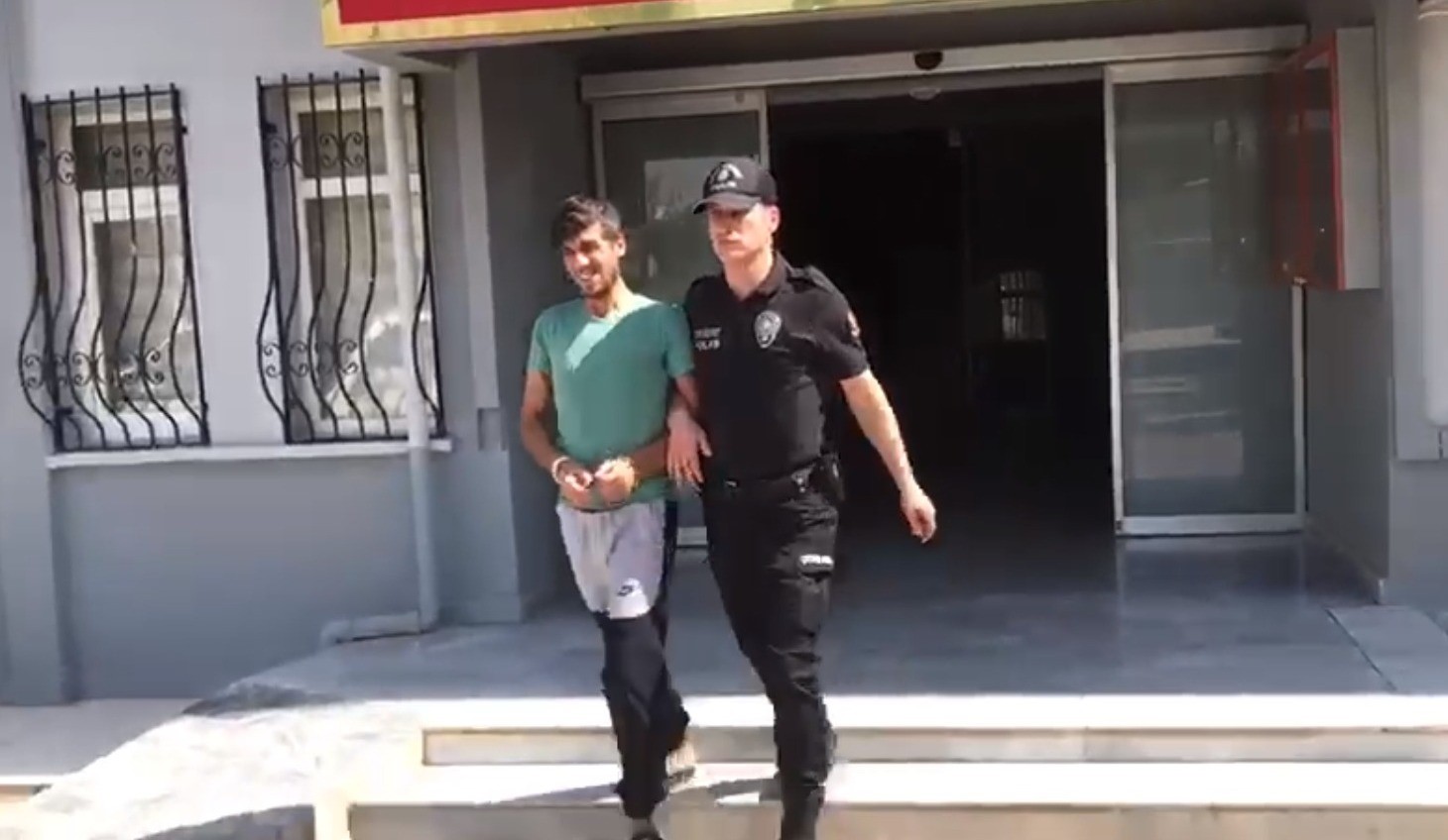 Aranan şahıslar yakalandı