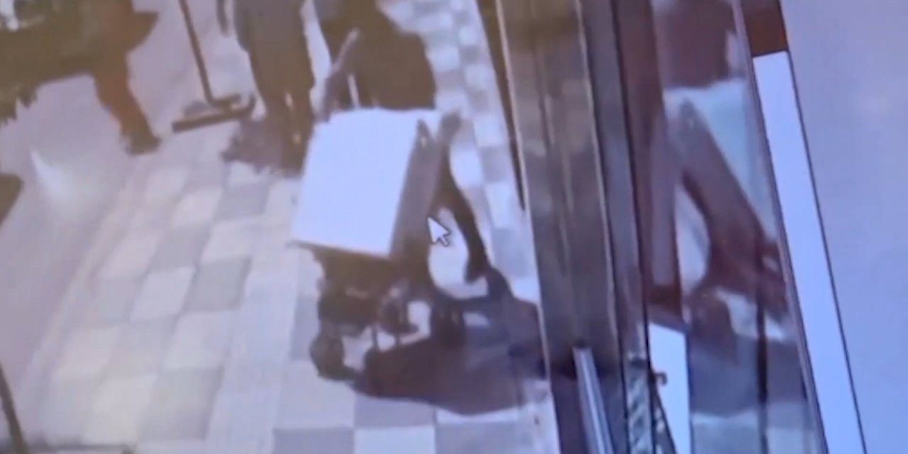 Çaldığı bebek arabası ile çaldığı petekleri taşıdı