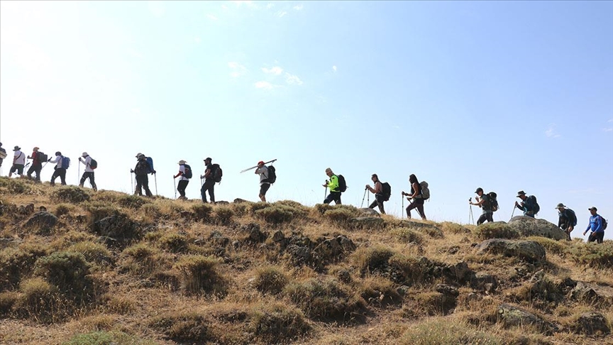 Ağrı Dağı tırmanışı adım adım görüntülendi