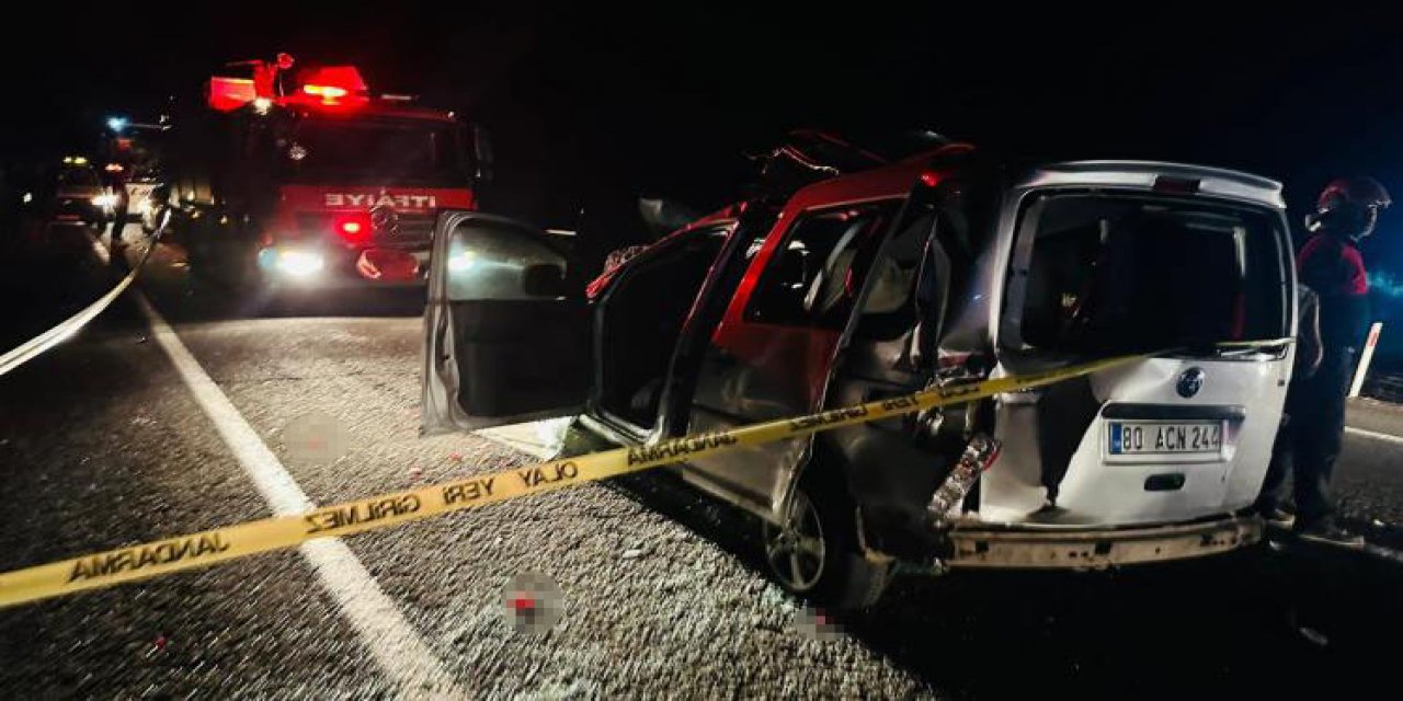 Hafif ticari araç traktöre çarptı: 1 ölü, 3 yaralı