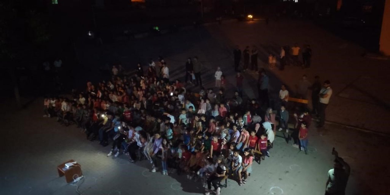 Çocuklar için açık havada sinema etkinliği