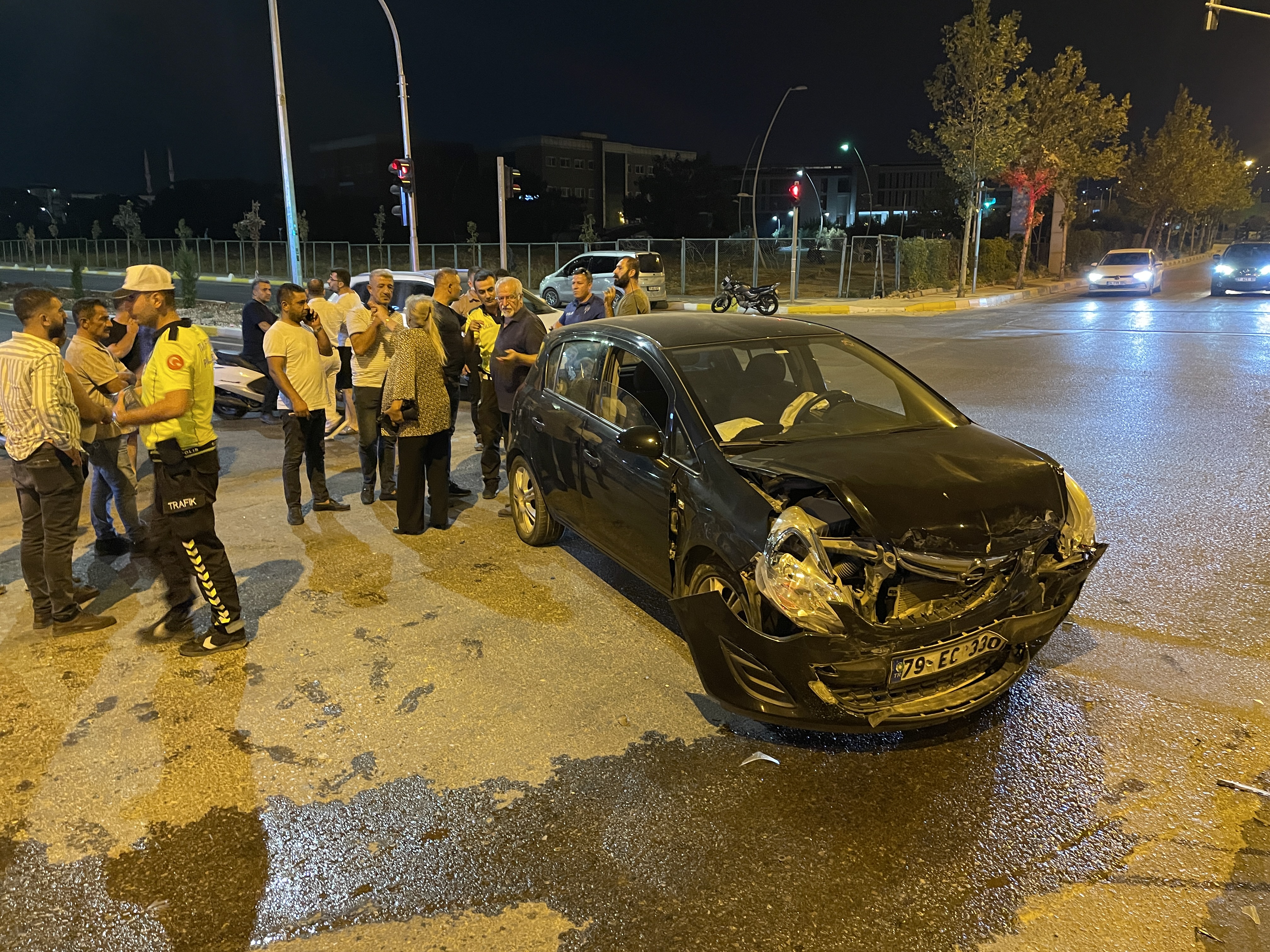 İki otomobil çarpıştı: 2 yaralı