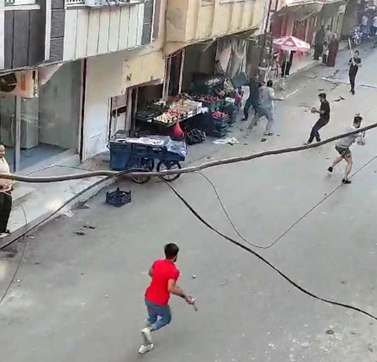 Taşlı sopalı kavga kamerada