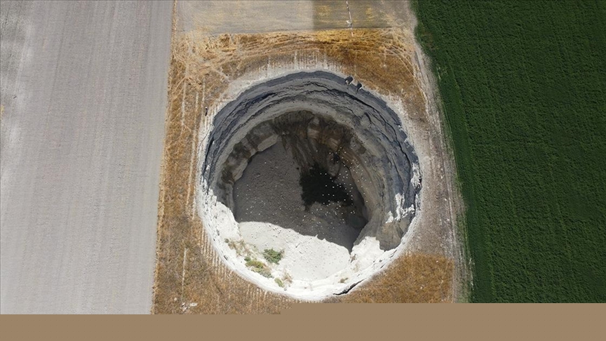 Sayısı artan obrukların çapı ve derinliği küçülüyor