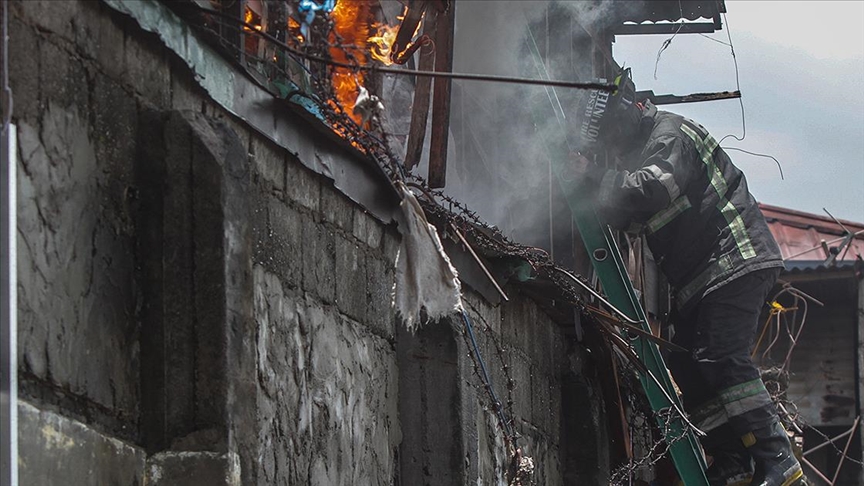 İtfaiye fabrika yangınına müdahalede gecikti, 15 kişi öldü