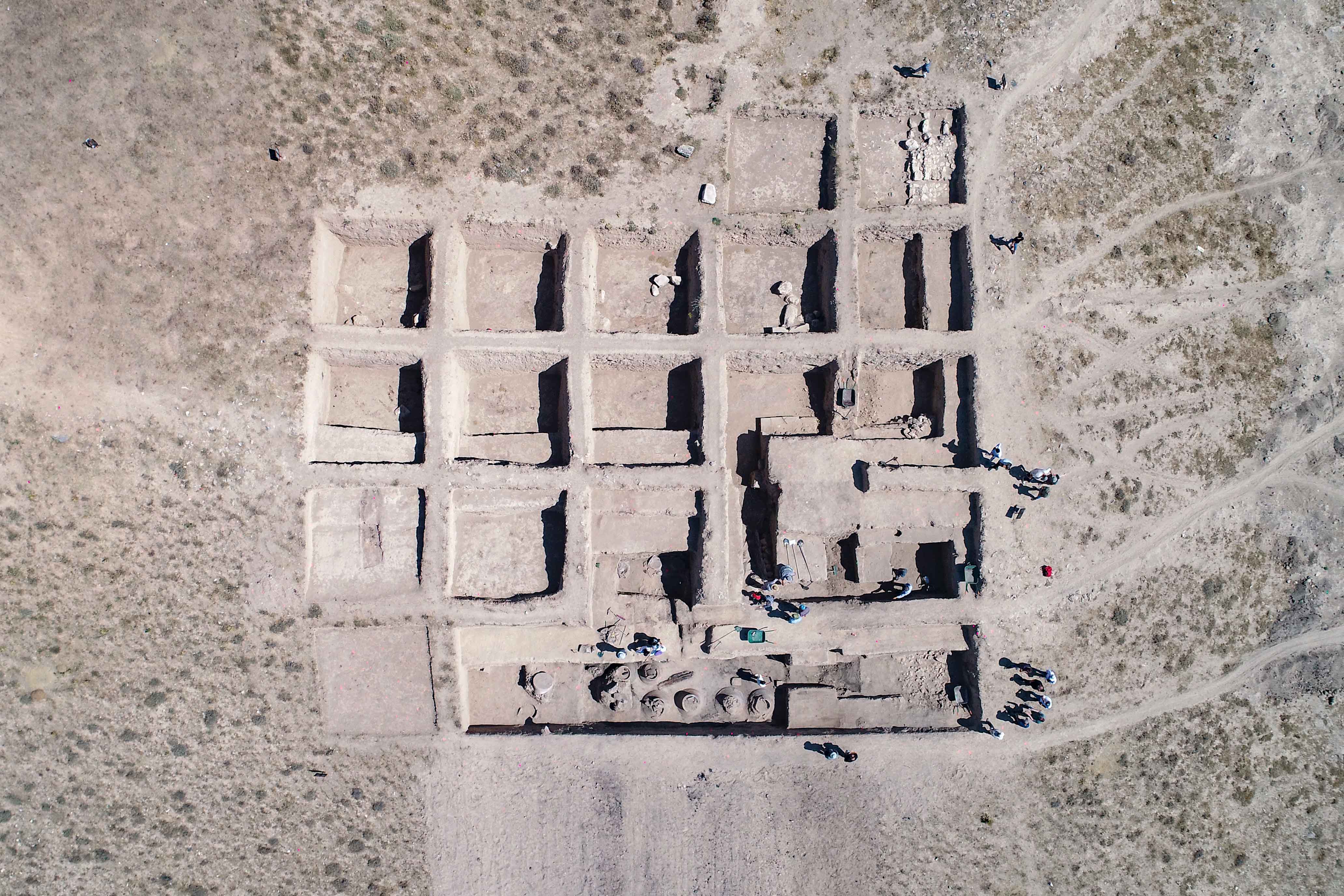 Garibin Tepe'de Urartular'a ait yapı grubu ortaya çıktı