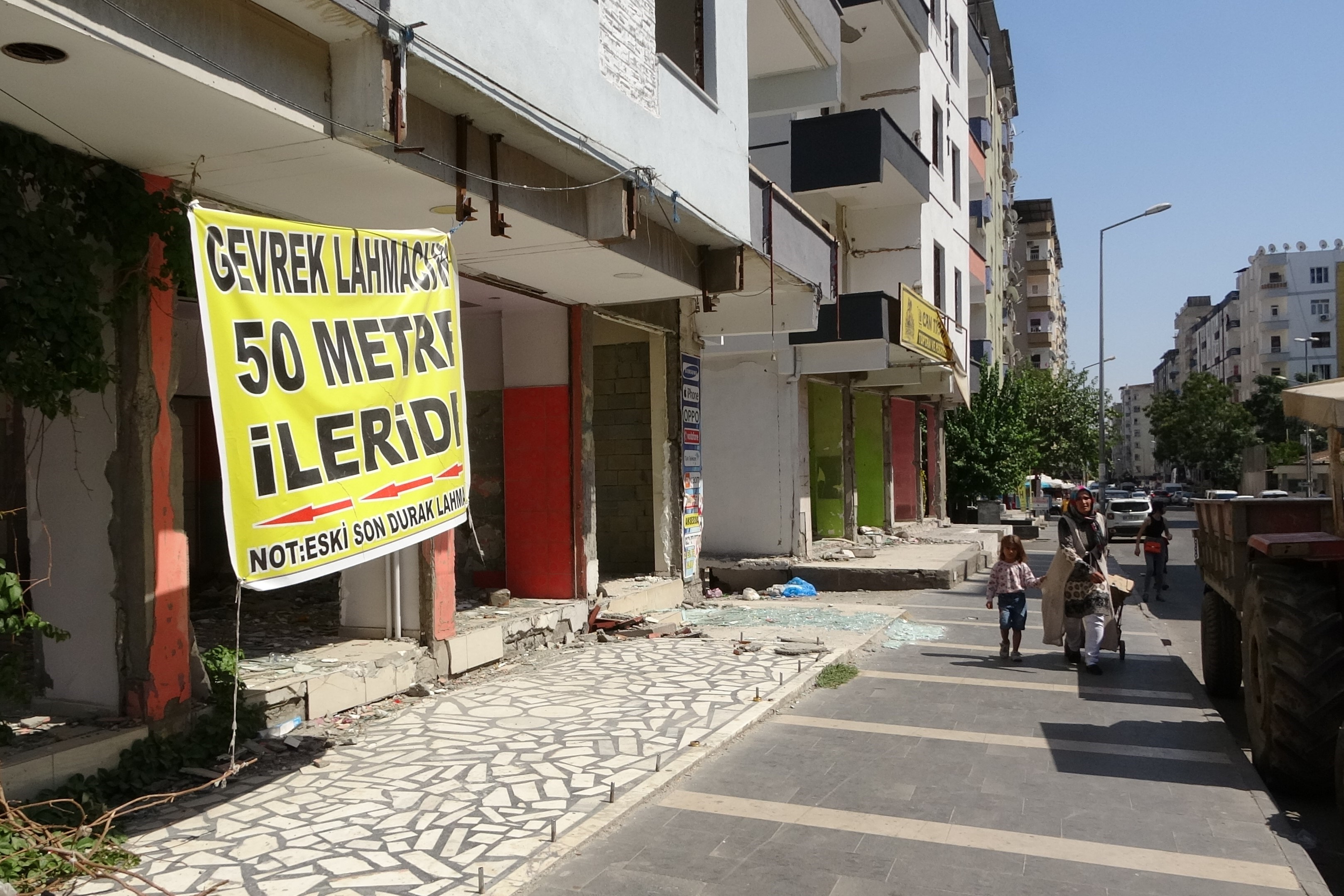Diyarbakır esnafı hasarlı binaların hızla yıkılmasını istiyor