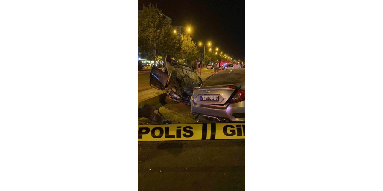 Kontrolden çıkan araç yan şeride daldı